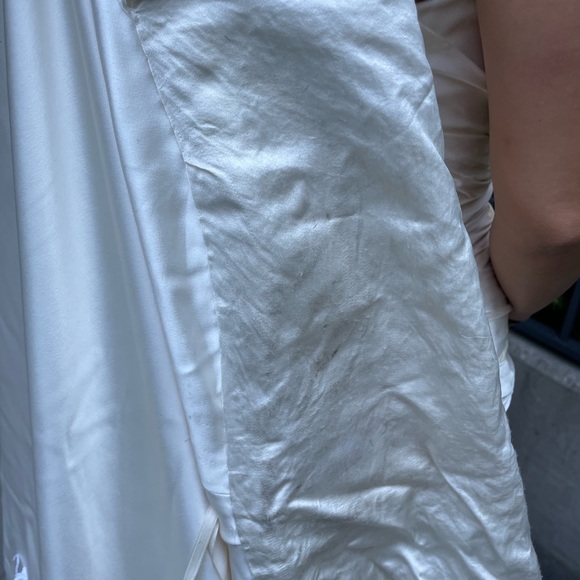 Ivory Silk Wedding Gown by Kleinfelds’s Top Designer Pnina Tornai - Picture 9 of 10